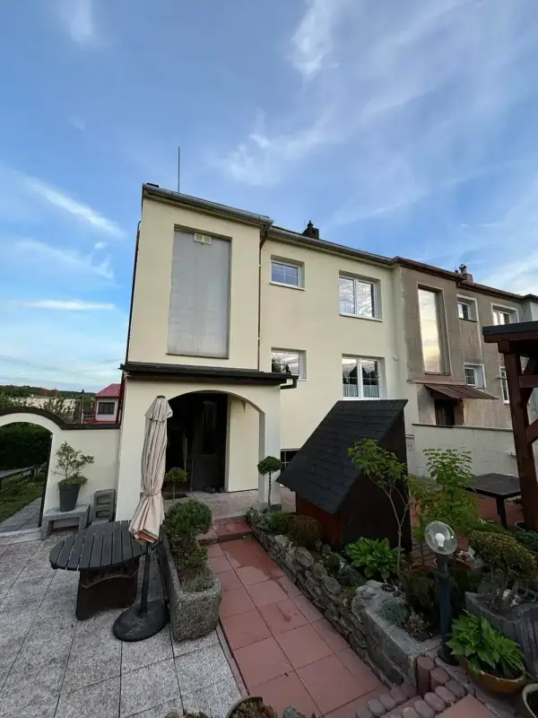 Historická vila po čištění fasády