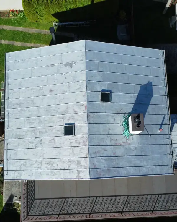 Střecha z výšky – před renovací